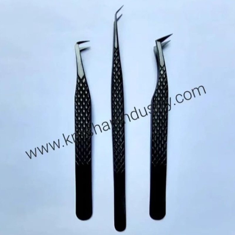 EYELASH TWEEEZERS